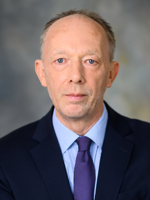 Dr. Christian Herbert